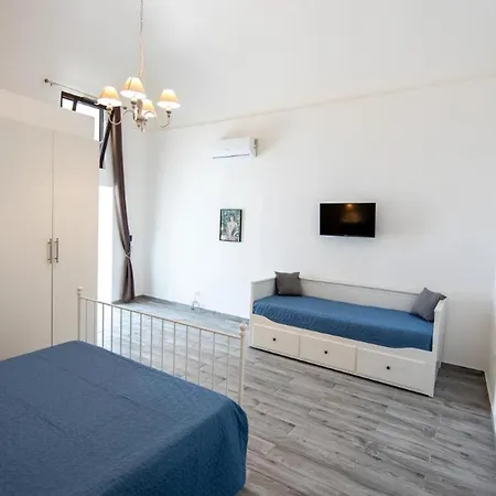In Bb - Palazzo Daquino - Family With Bathroom *